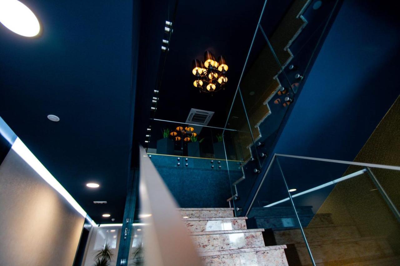 Hotel Lobby Біхач Екстер'єр фото