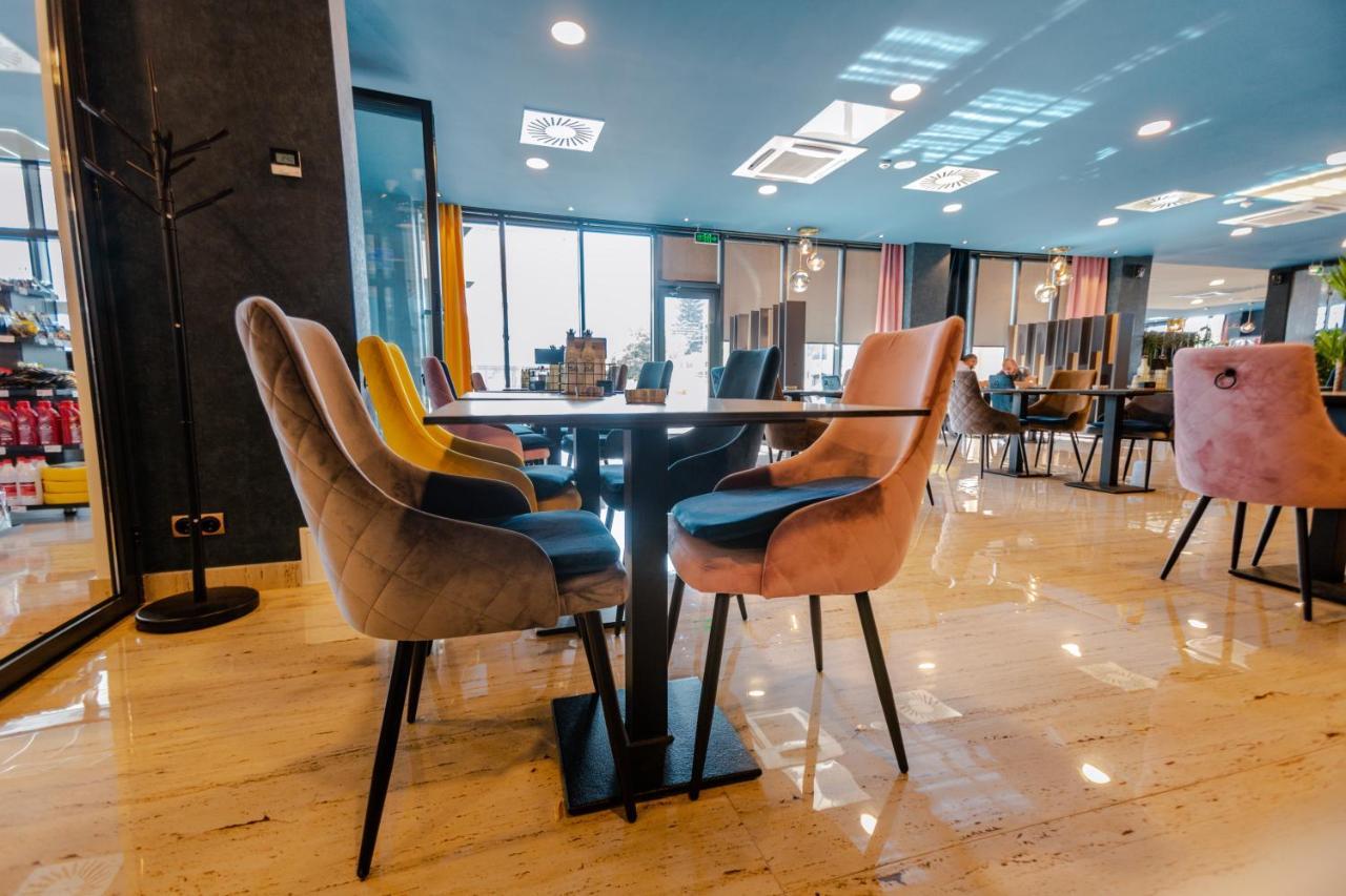Hotel Lobby Біхач Екстер'єр фото