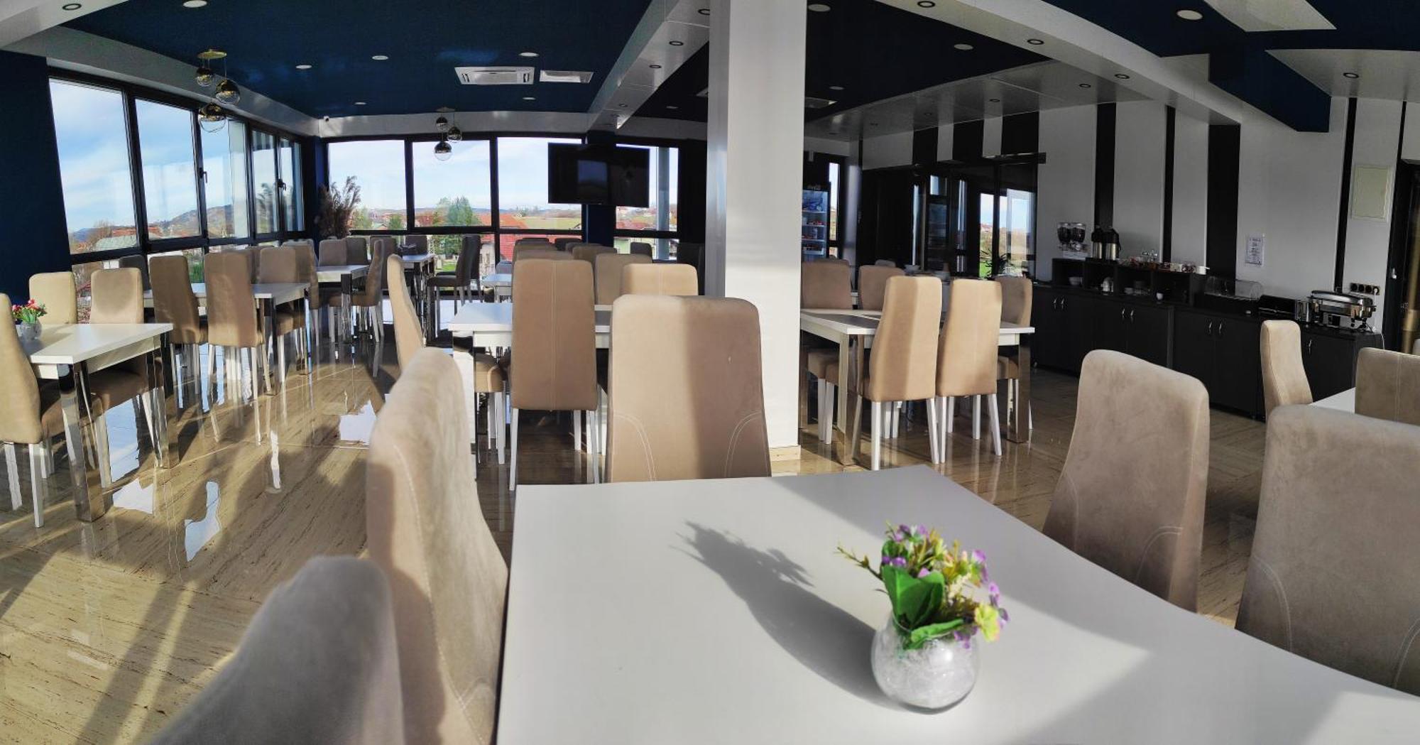 Hotel Lobby Біхач Екстер'єр фото