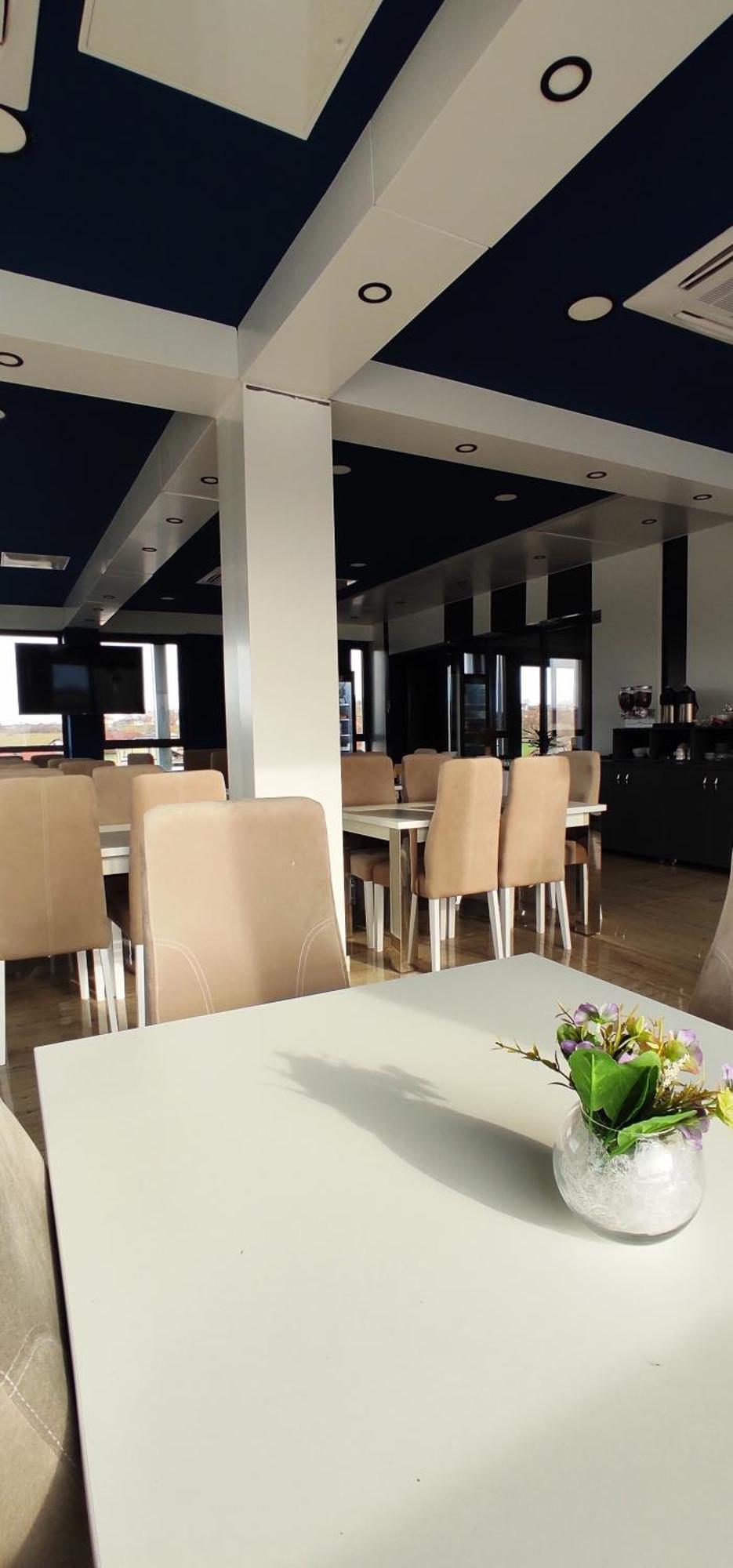 Hotel Lobby Біхач Екстер'єр фото