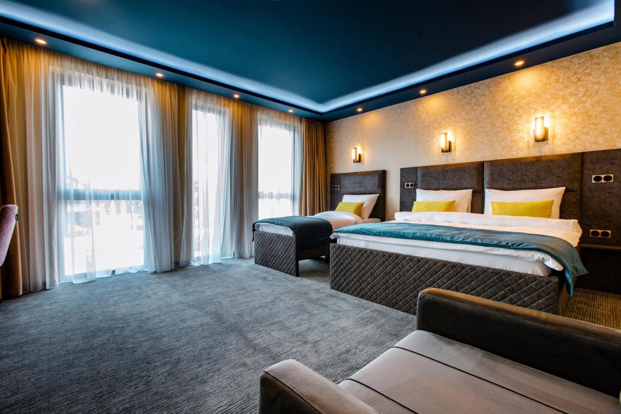 Hotel Lobby Біхач Екстер'єр фото