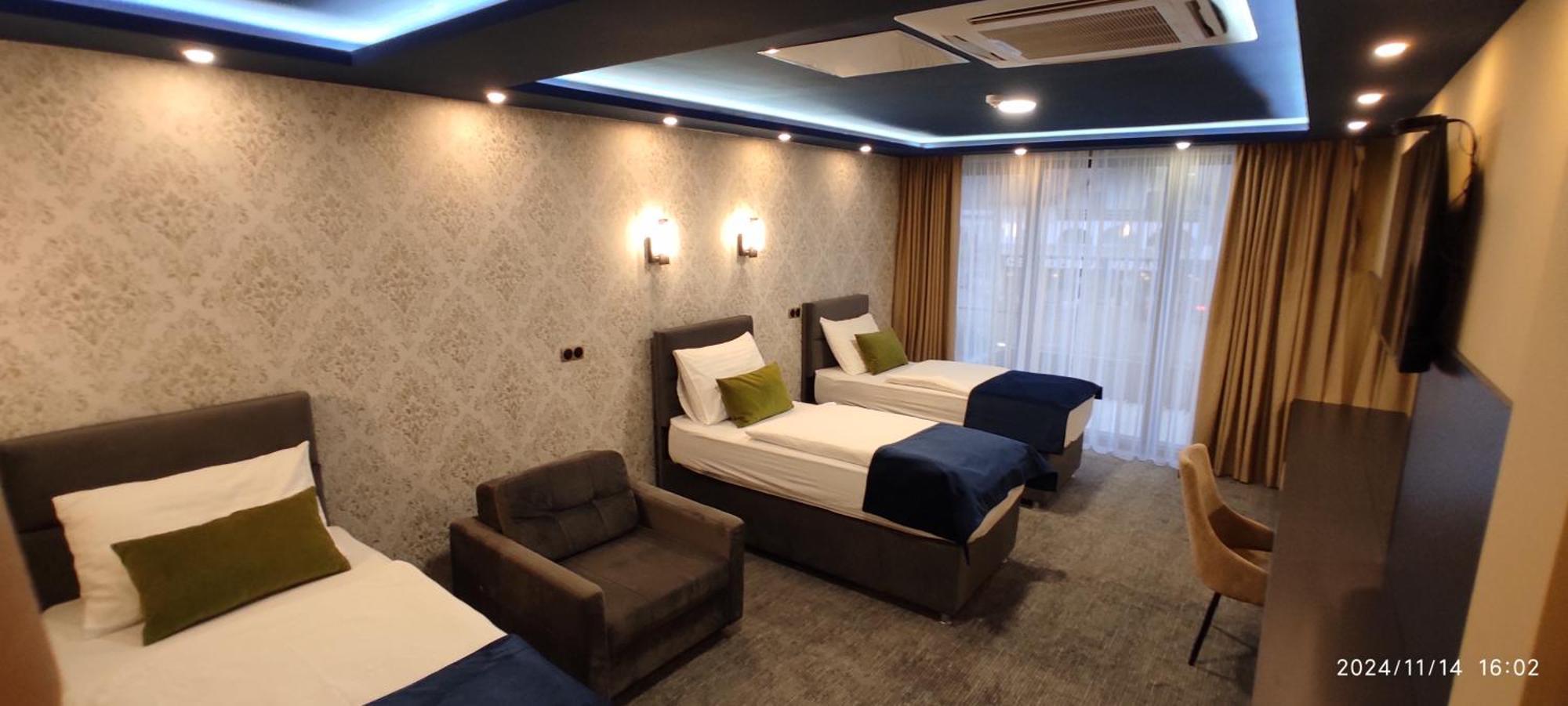 Hotel Lobby Біхач Екстер'єр фото