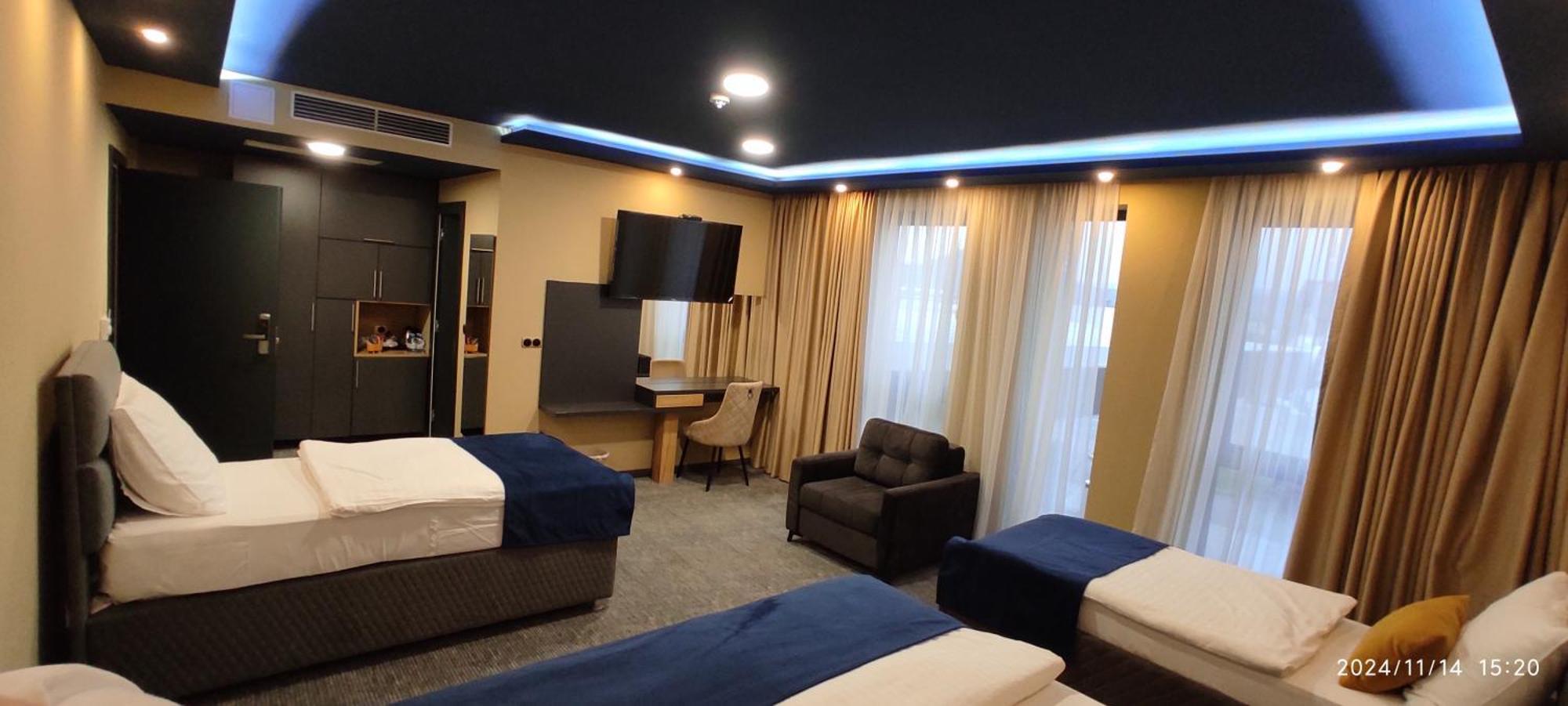 Hotel Lobby Біхач Екстер'єр фото